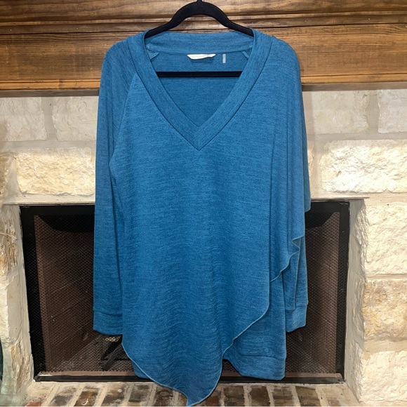 Soft Surroundings Madeline Long sleeve asymmetrical Tunic Top - Picture 7 of 9